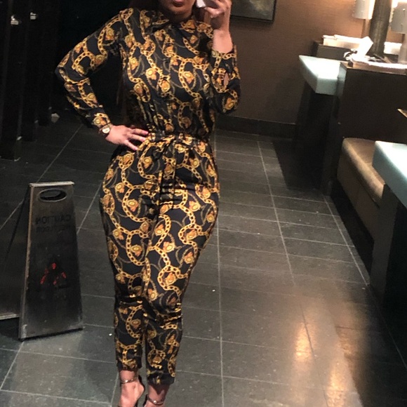 Black and gold jumpsuit - Picture 2 of 3